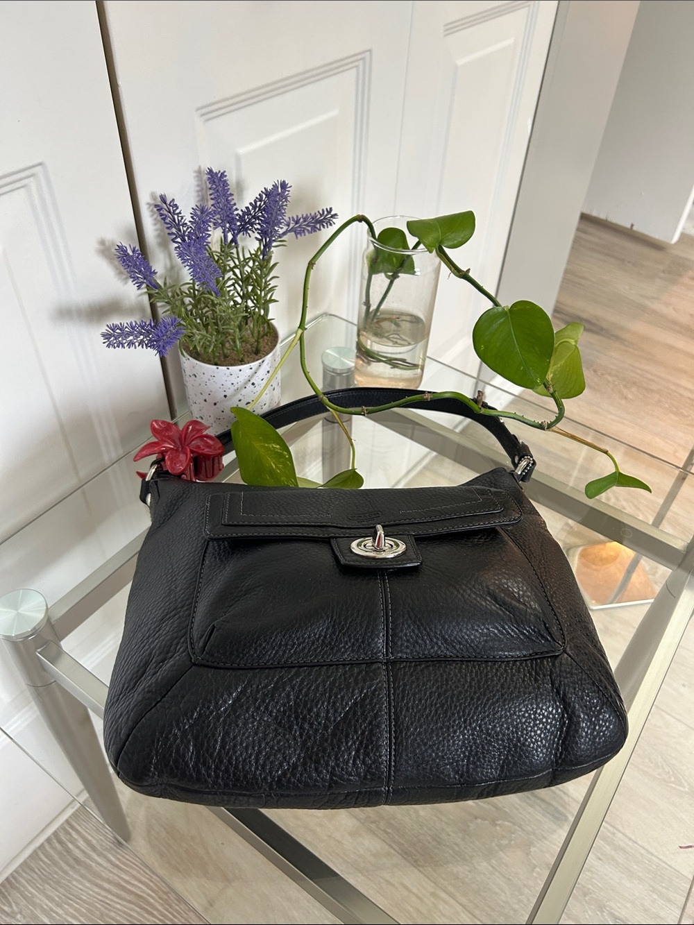Coach Vintage Black Pebbled Leather Shoulder Bag with Turn-Lock Pocket - Picture 8 of 12